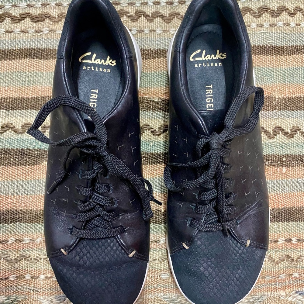 Clarks Trigenic Artisan sneakers - size 7.5